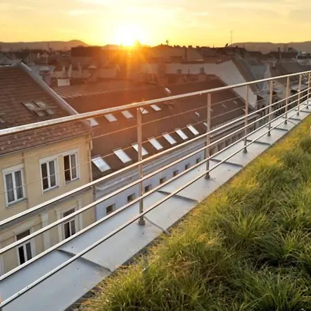 فندق Continental 4*