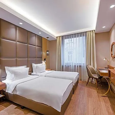Continental Hotel 4*